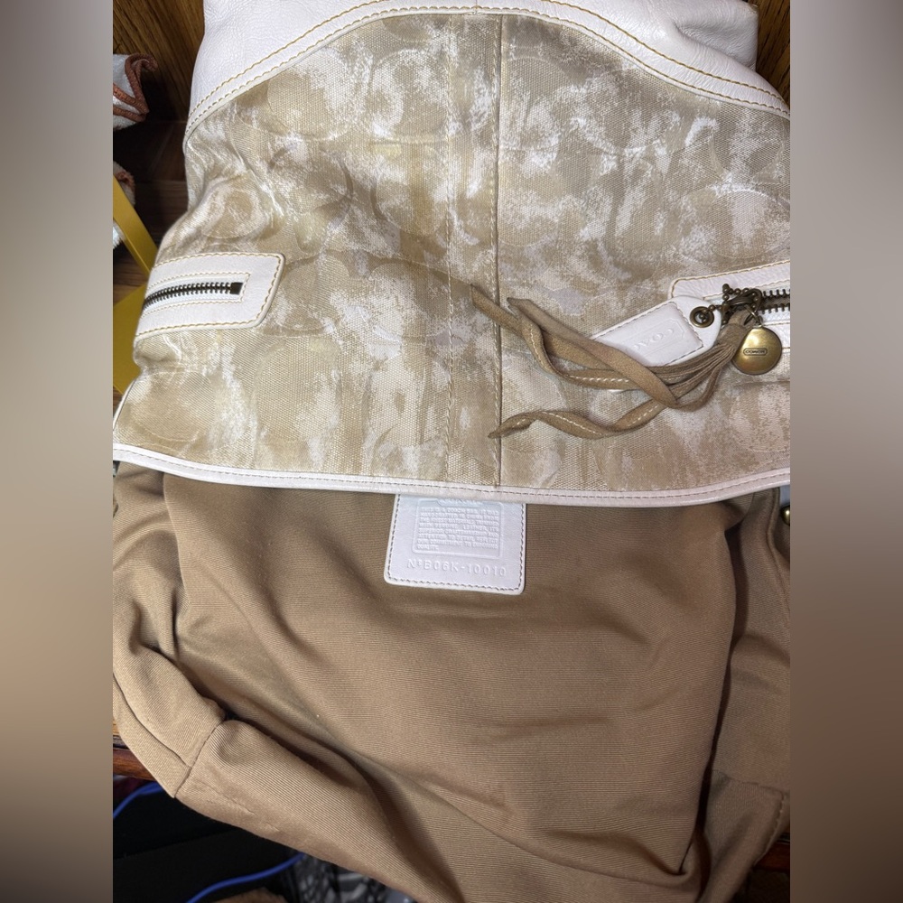 SOLD Coach Limited Edition Tie Dye Tote Elegant Cream and White Women's Bag - Picture 9 of 10